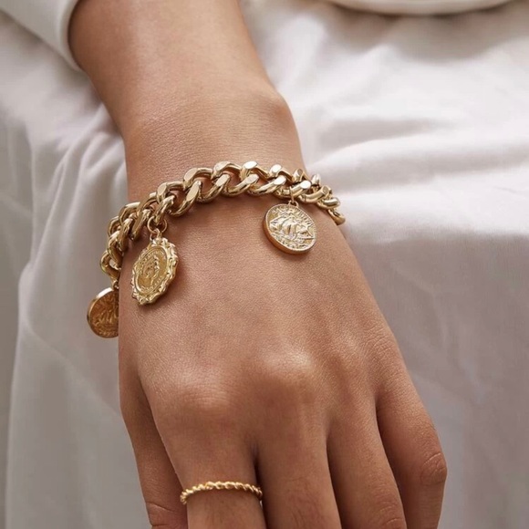 PinkBaeBoutique Jewelry - 3/$30 💛 Chunky Boho Coin Bracelet